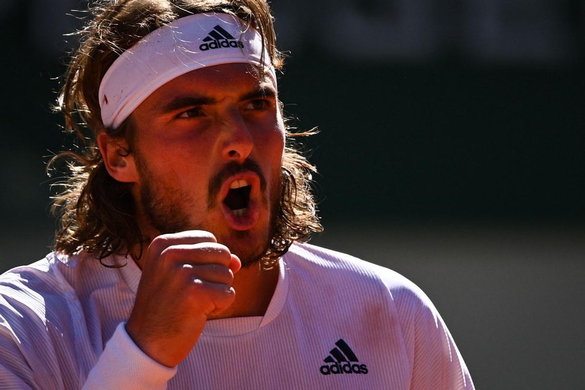 Tsitsipas canvia de postura i finalment accepta vacunar-se contra la Covid