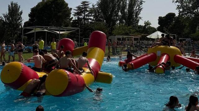 La fiesta acuática ayudó a llevar el calor de esos días.