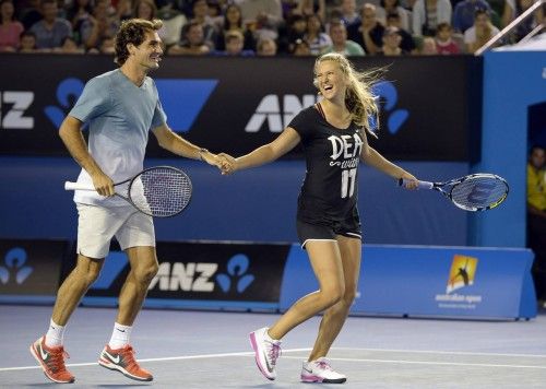 Roger Federer y Rafa Nadal han participado, junto a otros tenistas, en un partido de exhibición con motivo del Día de los Niños en el Tenis previo al Abierto de Australia.