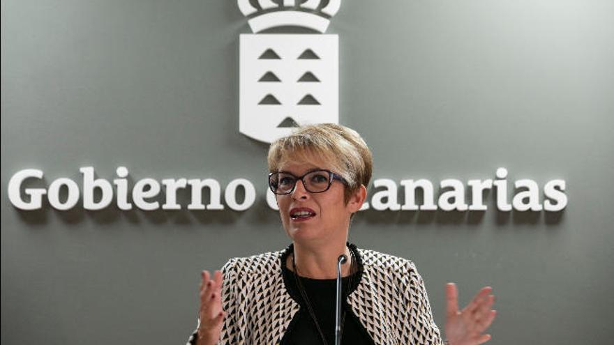 La consejera de Empleo, Economía y Conocimiento del Gobierno de Canarias, Elena Máñez.