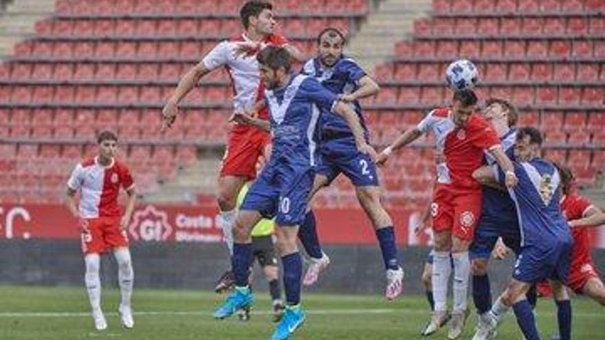 El Terrassa-Girona B suspès per un positiu al conjunt dirigit per Axel Vizuete