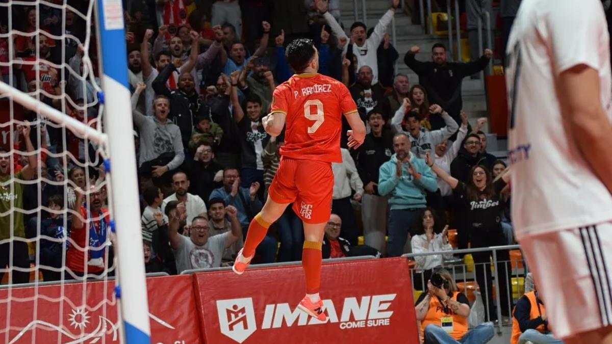 Pablo Ramírez marcó dos goles ante el Kairat