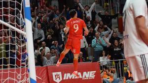 Pablo Ramírez marcó dos goles ante el Kairat