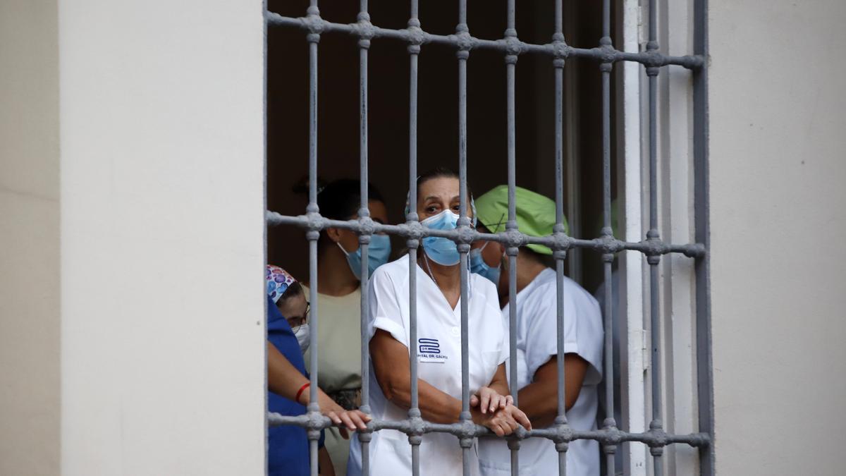 Madrugada de traslados para la veneración 'El Verbo Encarnado' en la Catedral