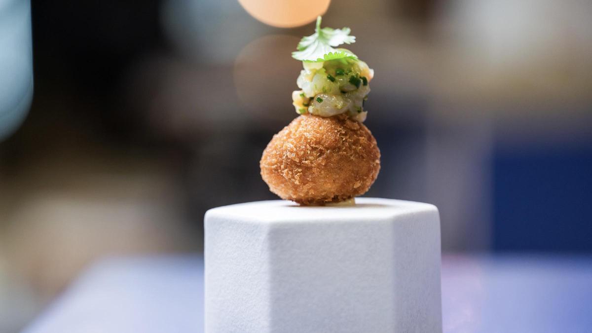 La croqueta enchupetada de Krudo Raw Bar.
