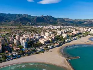 Encuentran un cadáver flotando en estado de descomposición en la costa de Benicàssim