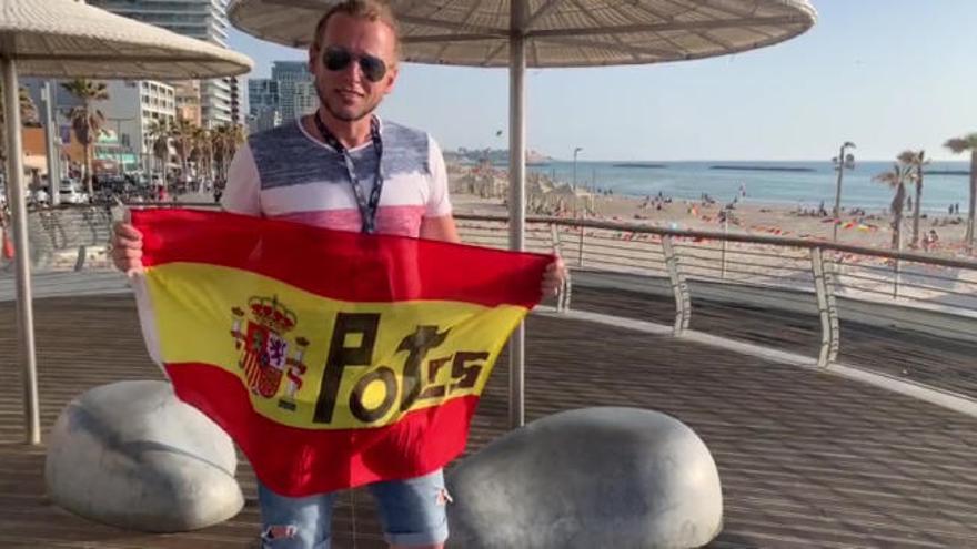 La bandera de Potes vuelve a Eurovisón por décimo año consecutivo: así empezó la historia de esta imagen viral