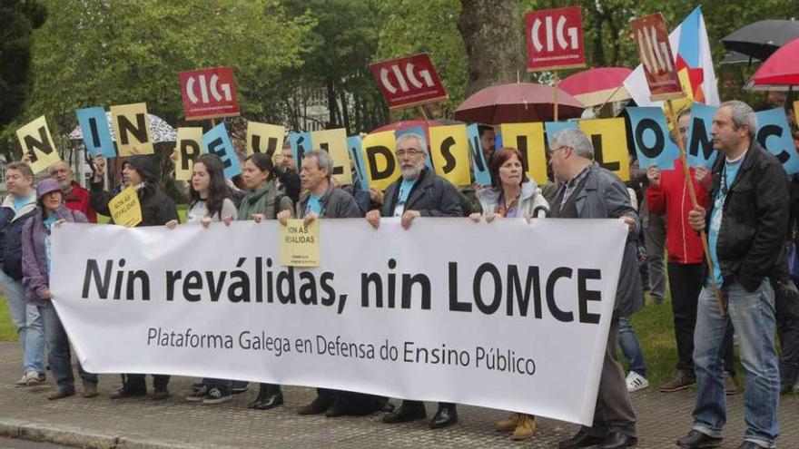 Protesta contra las reválidas y la Lomce celebrada en Santiago el pasado mes de mayo.