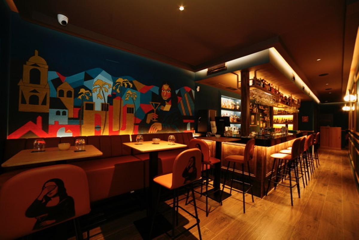 El local respira un ambiente museístico que envuelve por completo al cliente