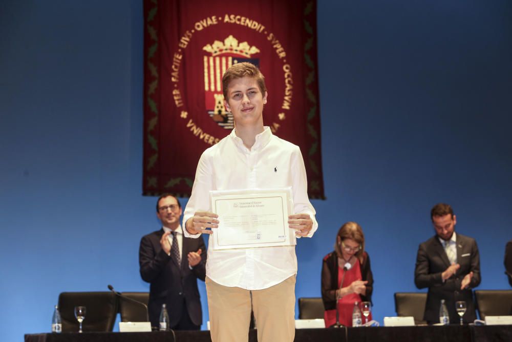 150 alumnos recogen en la UA sus diplomas de la Olimpiada del Saber