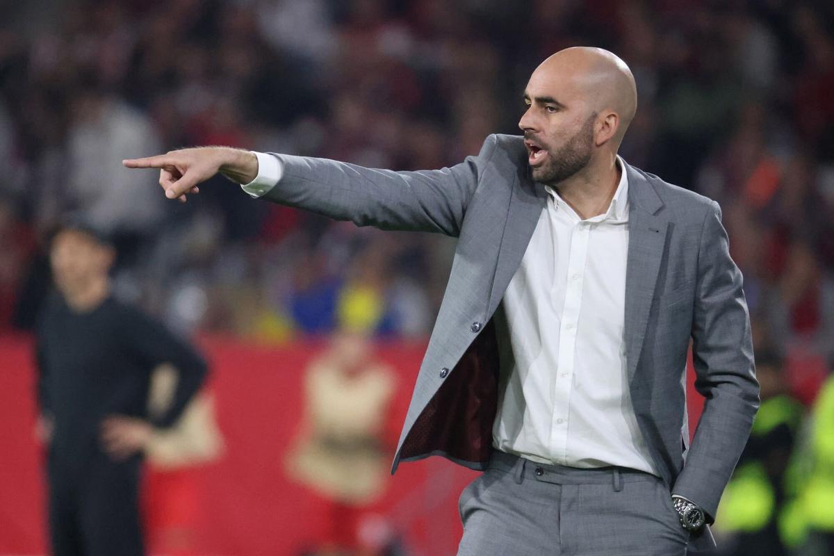Claudio Giráldez, entrenador del Celta, durante el partido ante el Friburgo