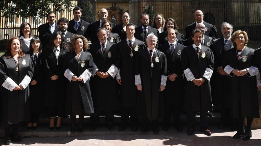 Nuevas togas para el Colegio de Abogados de Oviedo - La Nueva España