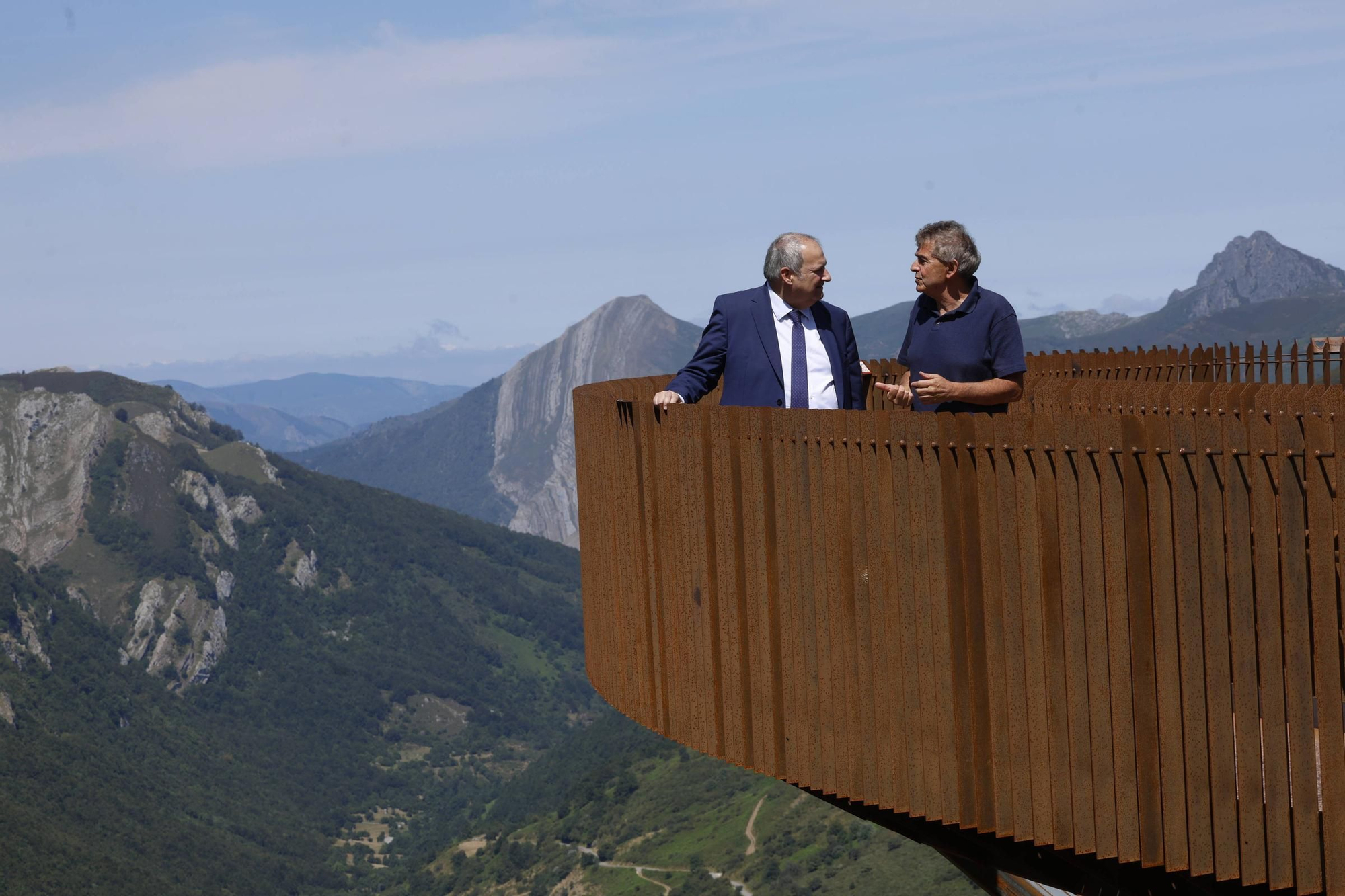 Así fue la visita del ministro Jordi Hereu al mirador de La Farrapona