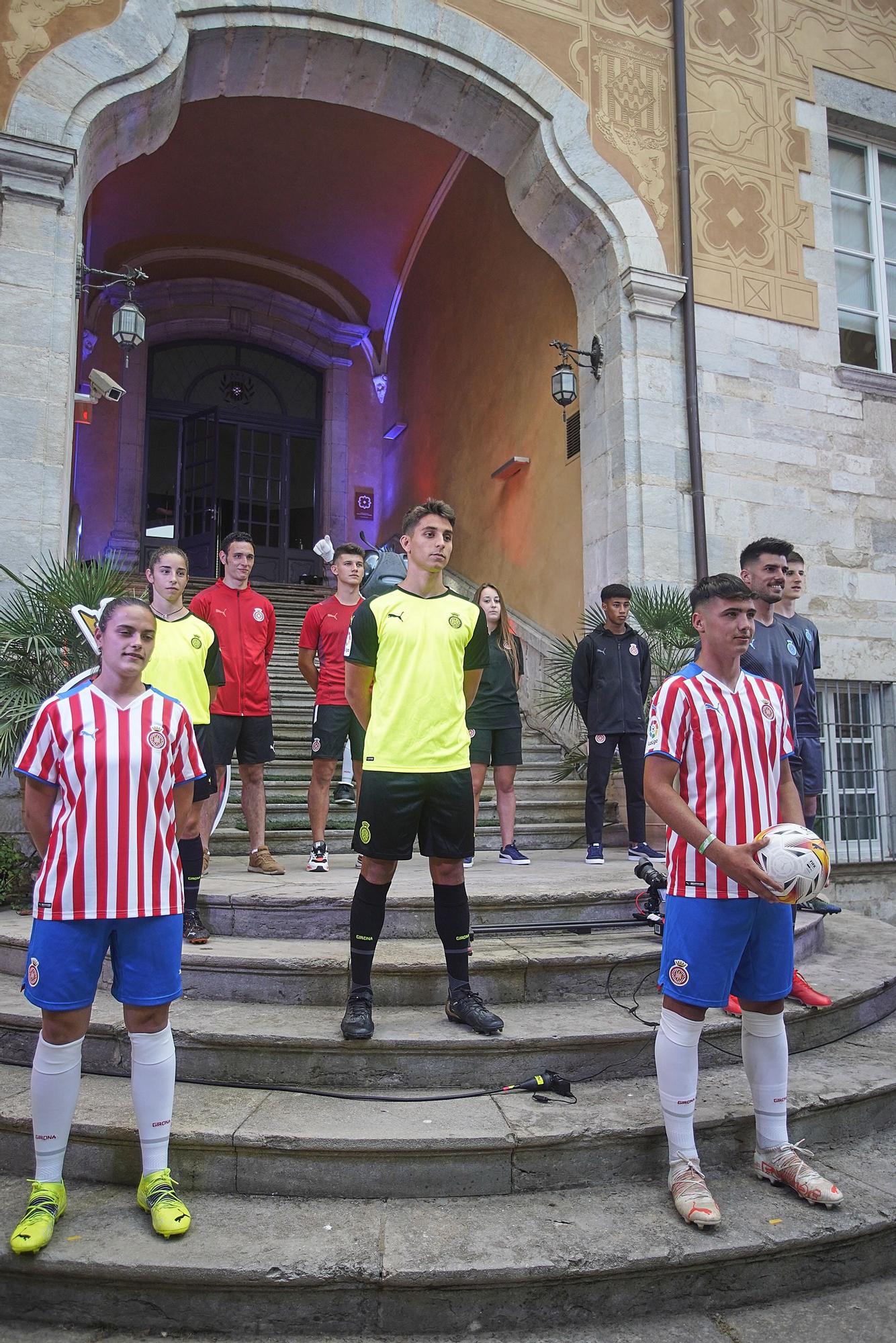 El Girona presenta les equipacions per la temporada 2021-22