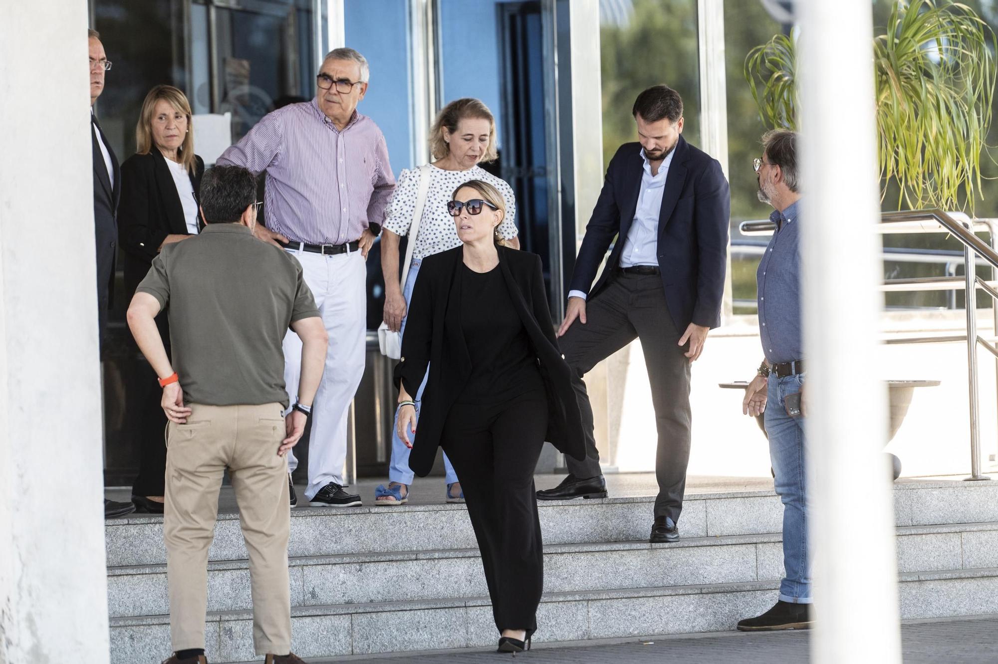 Fotogalería | Compañeros y allegados despiden a Fernández Vara