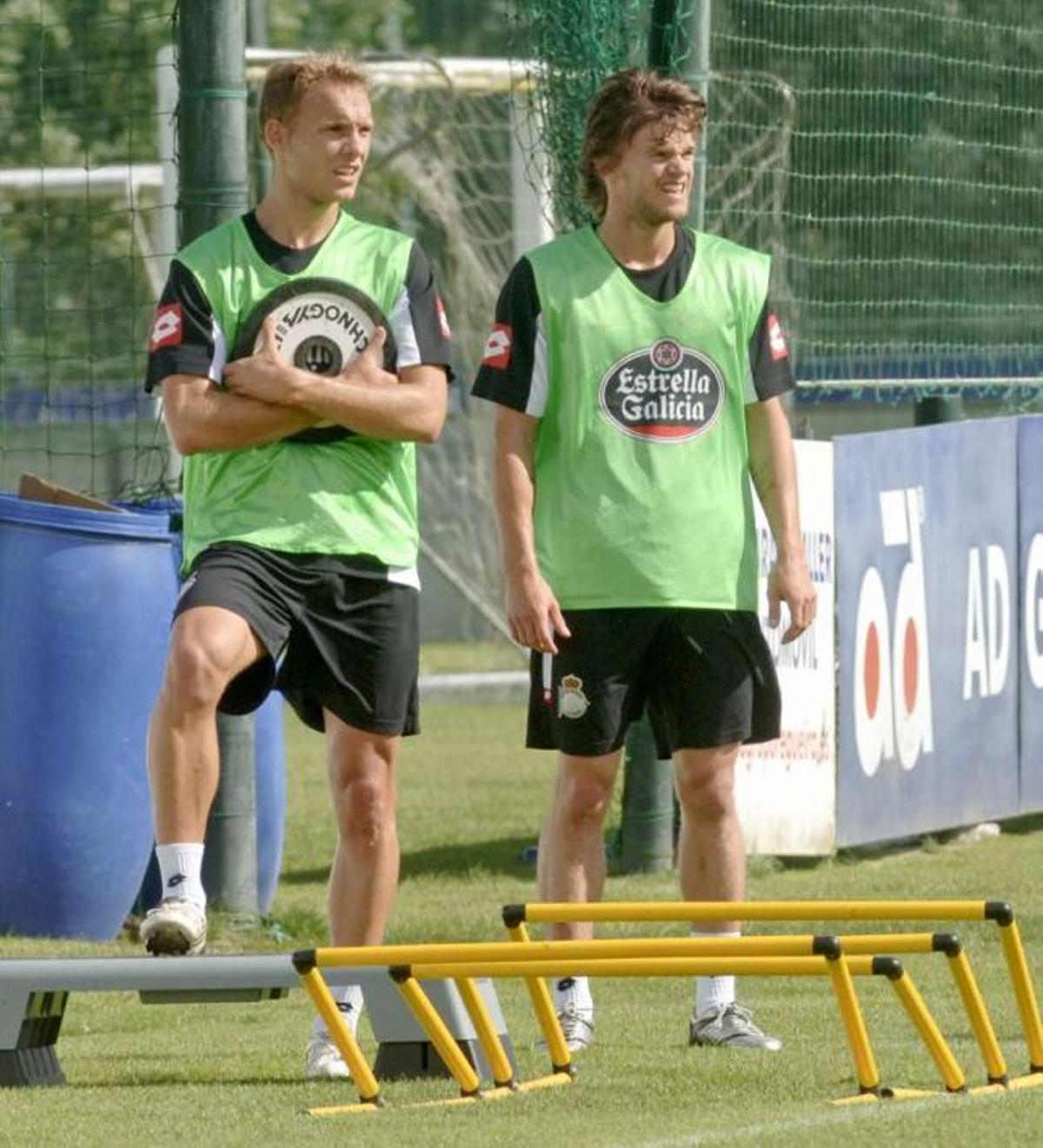 Diego Seoane y Olav Rindaroy, en las instalaciones de Abegondo. / fran martínez