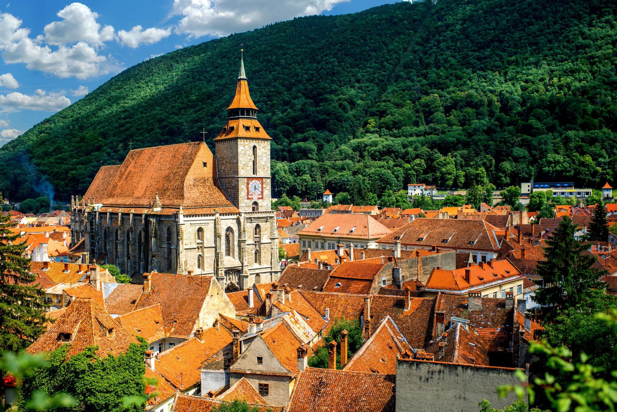 Brasov es una de las ciudades de Rumanía que visitarás en tu viaje en coche por el país