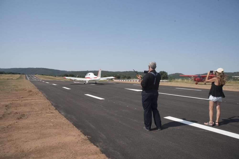 El camp de vol El Prat de Moià estrena una nova pista asfaltada