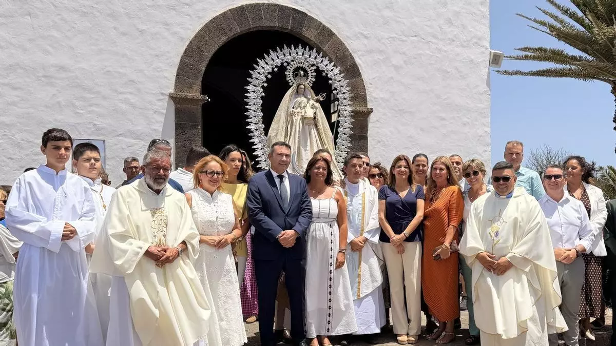 El fuerte viento deja sin procesión a la Virgen de Las Nieves en Lanzarote