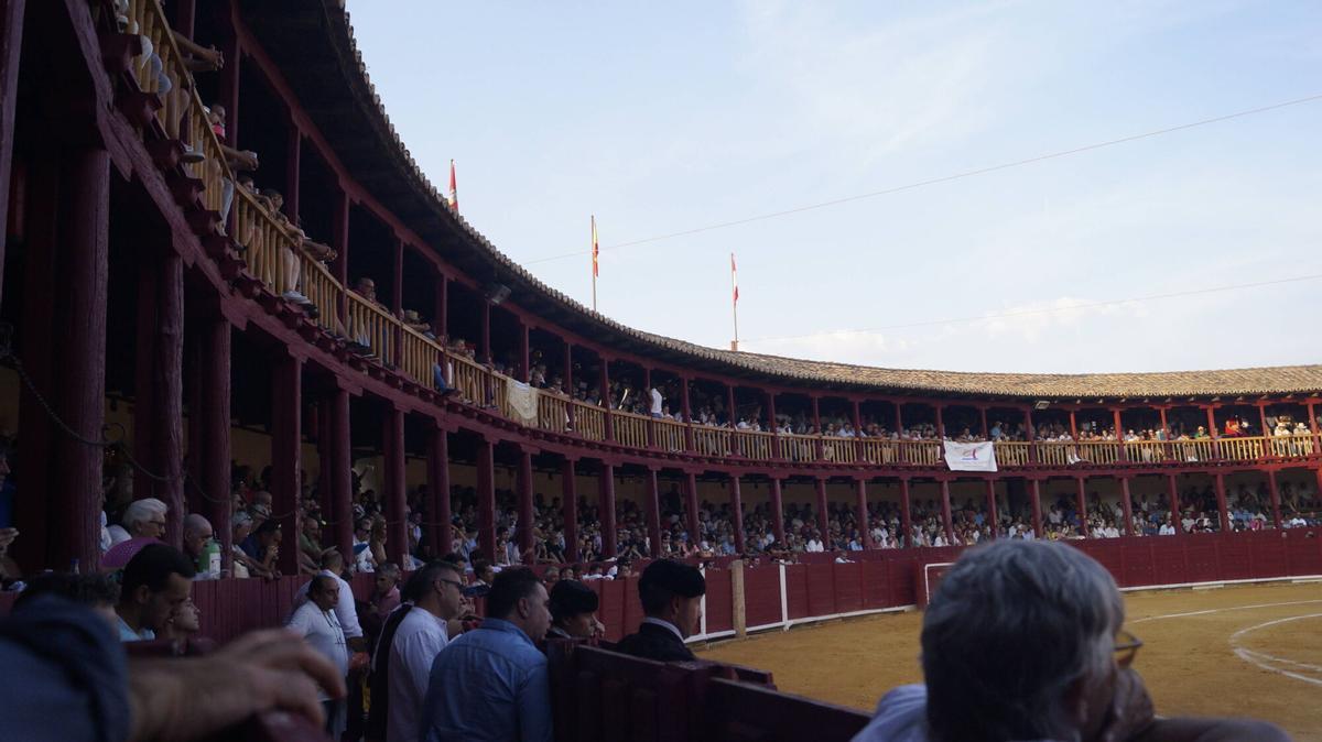 Ismael Martín abrió la triple puerta grande de la plaza de toros de Toro junto a sus compañeros de terna, Alejandro Talavante y Tomás Rufo, en un encierro de presencia y juego desigual de El Vellosino