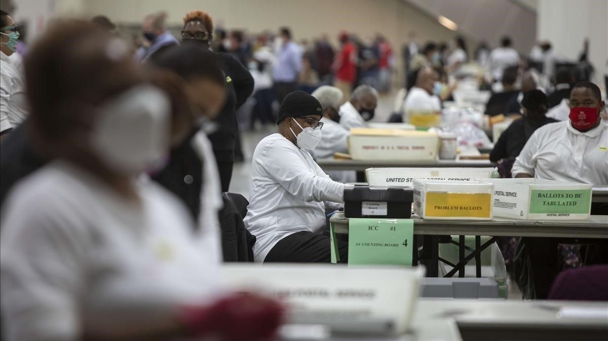 Recuento de votos en Detroit, Michigan.