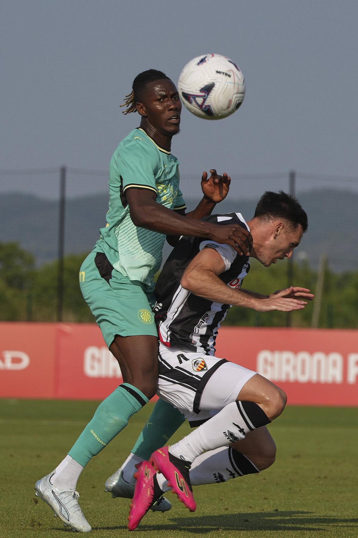 Les imatges del partit amistós entre el Girona i el Castelló