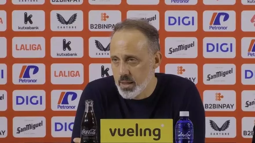 Matarazzo: "No me explicaron por qué no se revisó la tarjeta roja"