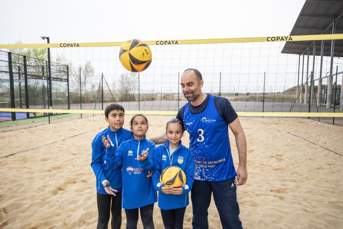 Alan, Deva, Kira i Albert Galindo - Club Voleibol Vilafant - Vòlei platja