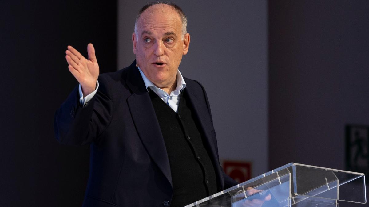 Tebas: "No creo que el Barça haya comprado árbitros"