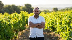 El director general de Orient Express Racing Team, Stephan Kandler, en sus viñedos del Languedoc.