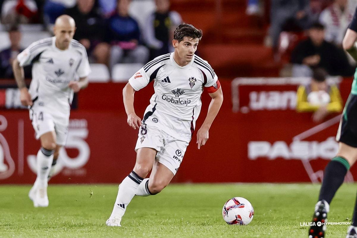 Riki, durante un partido con el Albacete