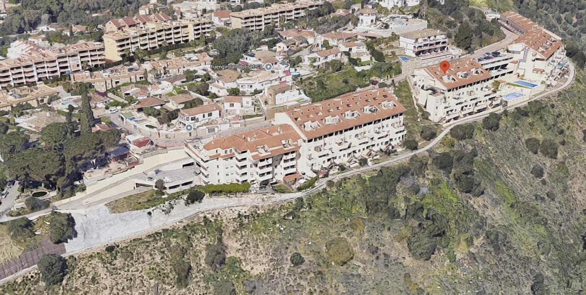 Una imagen aérea de la urbanización Terrazas Torreblanca de Fuengirola, suministradas por Escrapalia.
