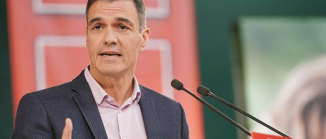 Pedro Sánchez interviene en un acto del PSOE en Vitoria. EP