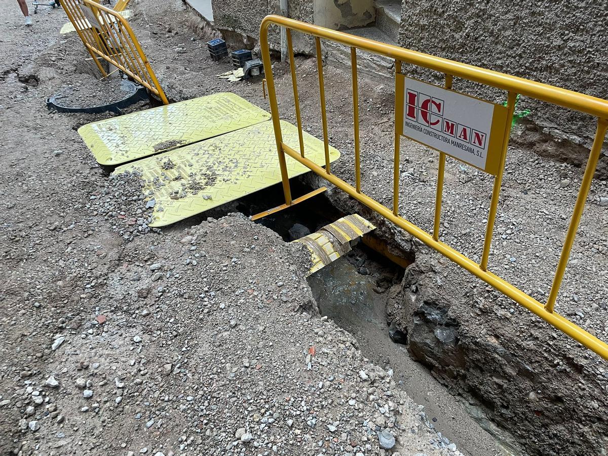 El carrer del Pont, a Sallent, en obres