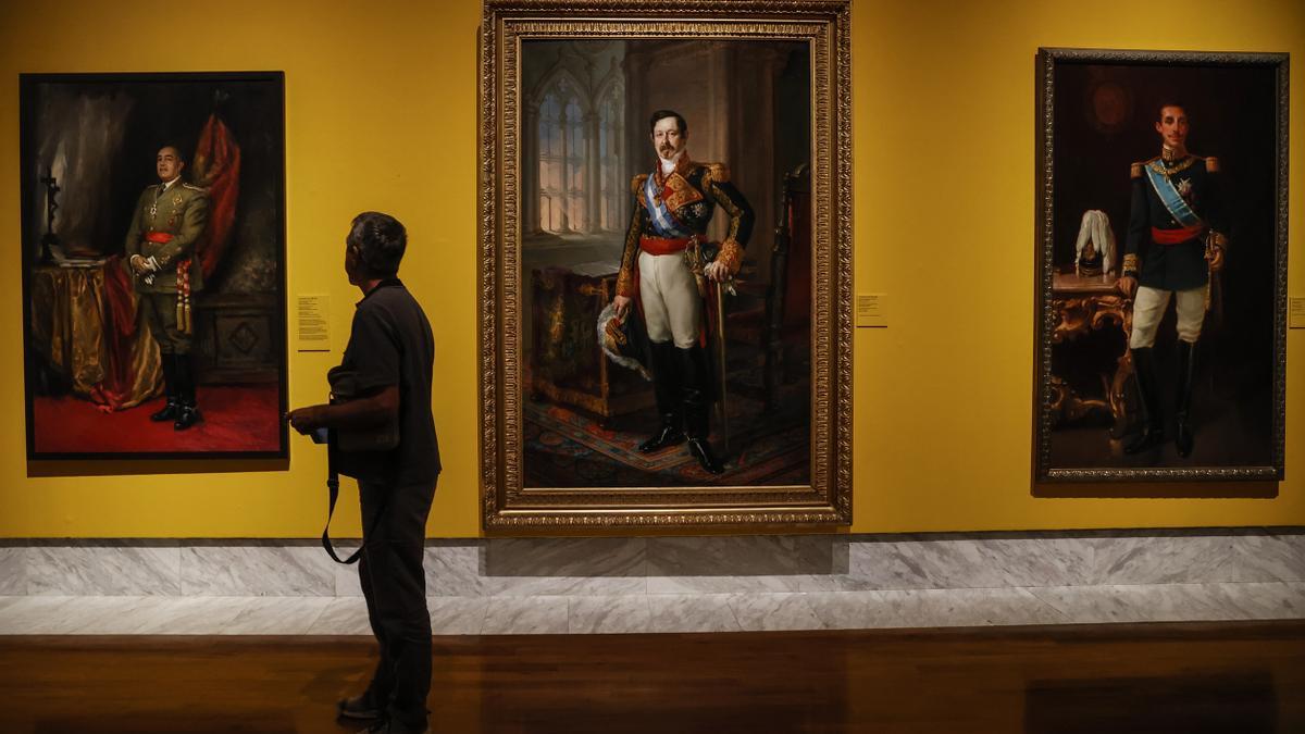 El retrato de Franco, de Segrelles, junto a los de Narváez y Alfonso XIII en la nueva exposición del Museo de Bellas Artes.