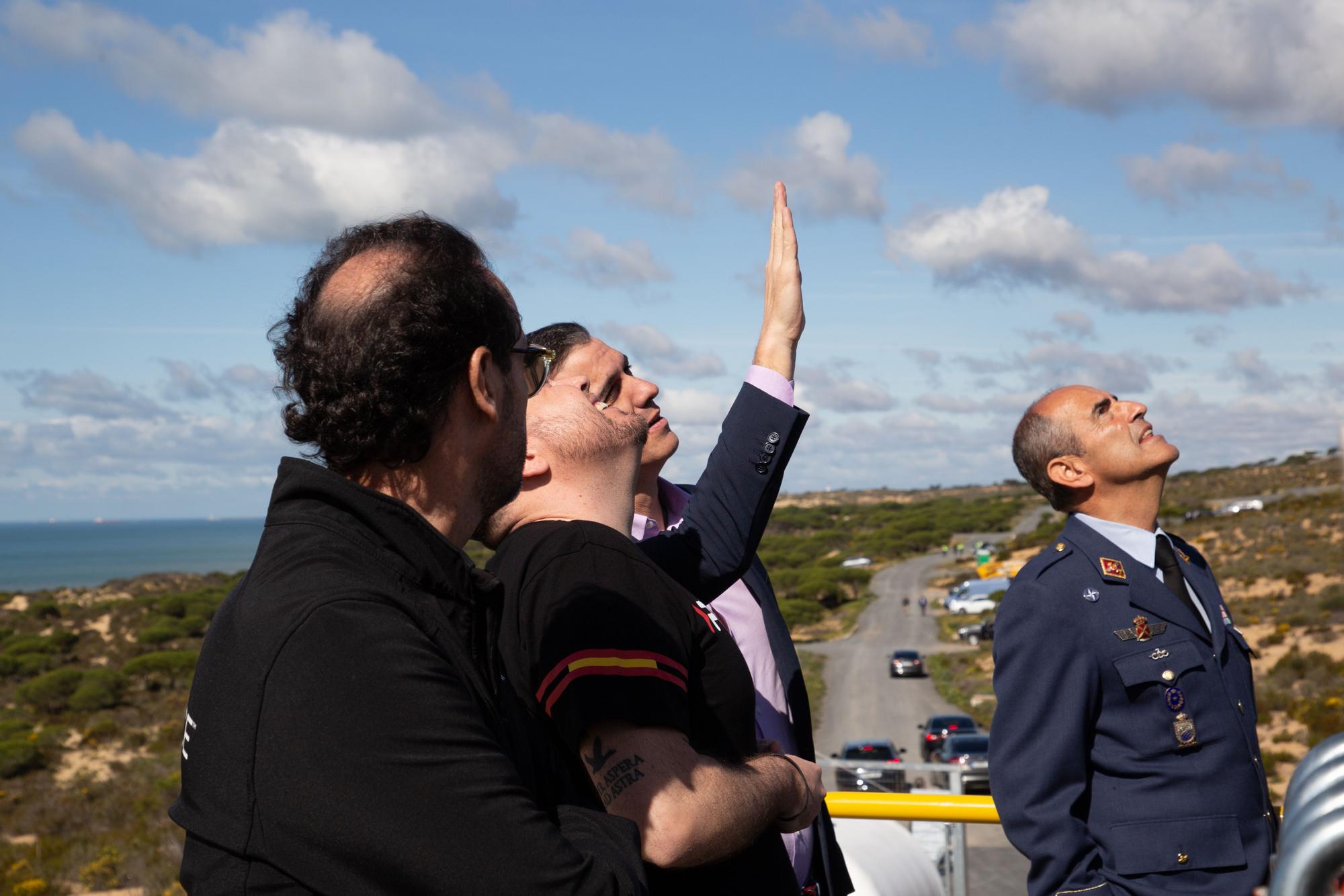 Pedro Sánchez confía en que el cohete de Elche pondrá al país a la vanguardia aeroespacial