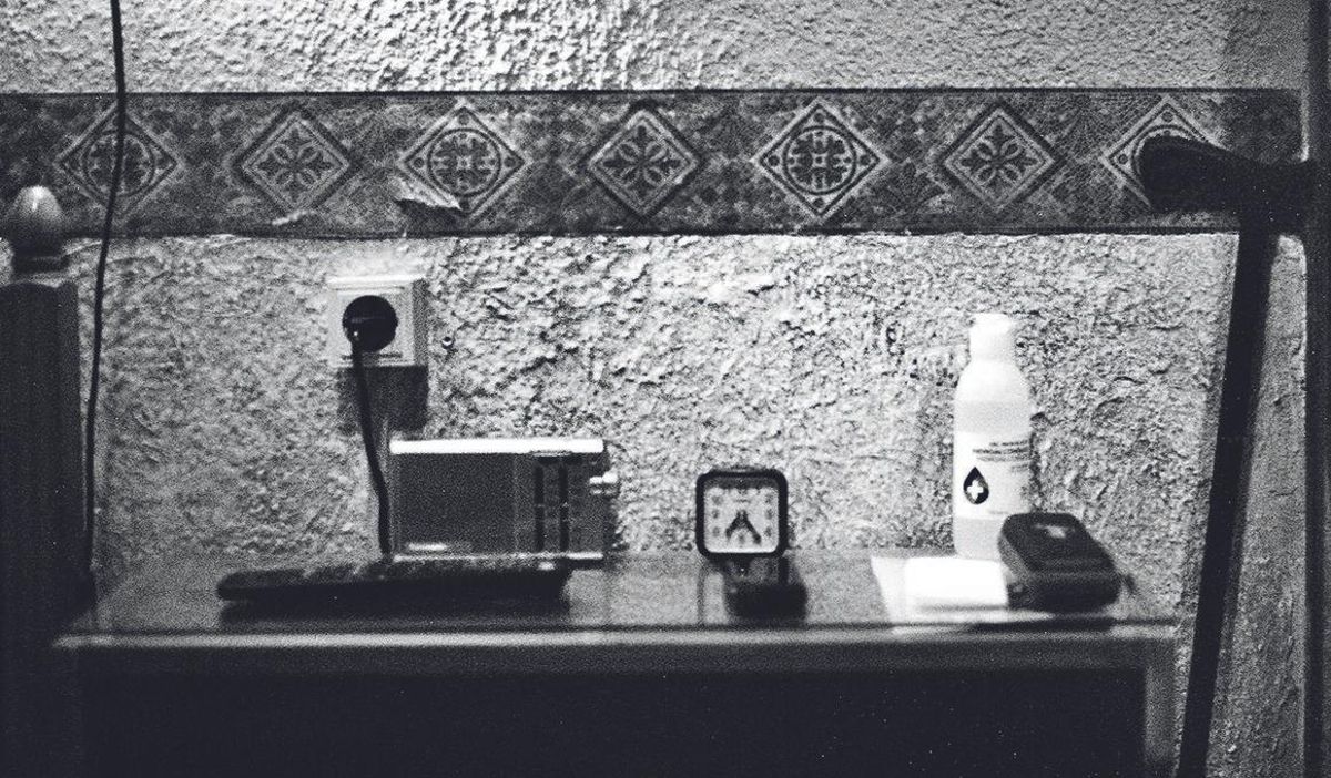 Plano detalle de una habitación de la pensión.