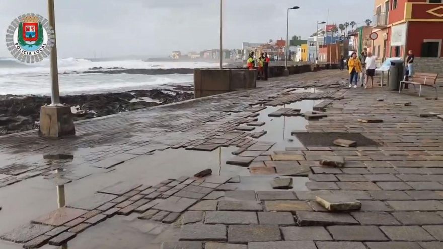 FLOODING IN CANARY ISLANDS |  San Cristóbal neighbourhood in Las Palmas de Gran Canaria inundated by strong waves