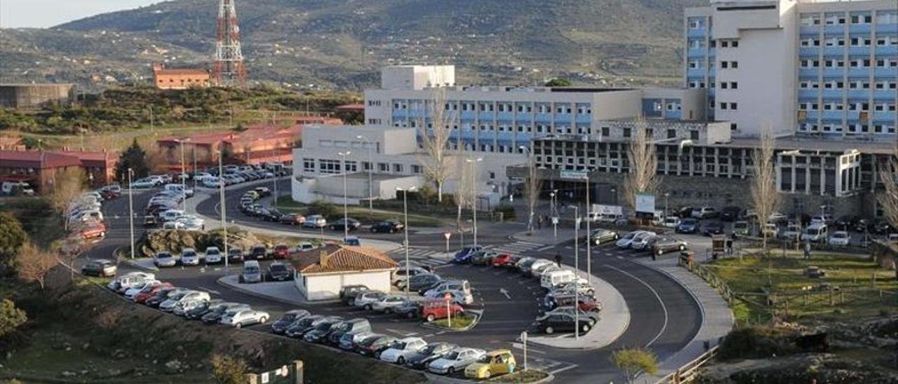 El SES denuncia a un supuesto falso médico contratado por el área de salud de Plasencia.