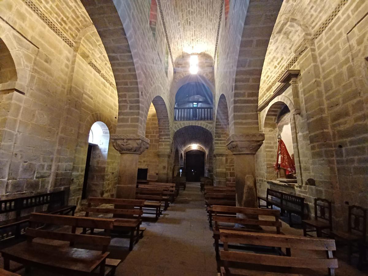 Interior de la colegiata.
