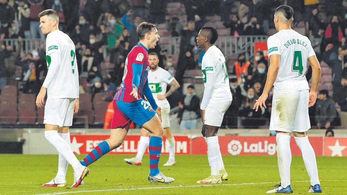 Nico celebra un gol contra el Elche durante la temporada 2021/22