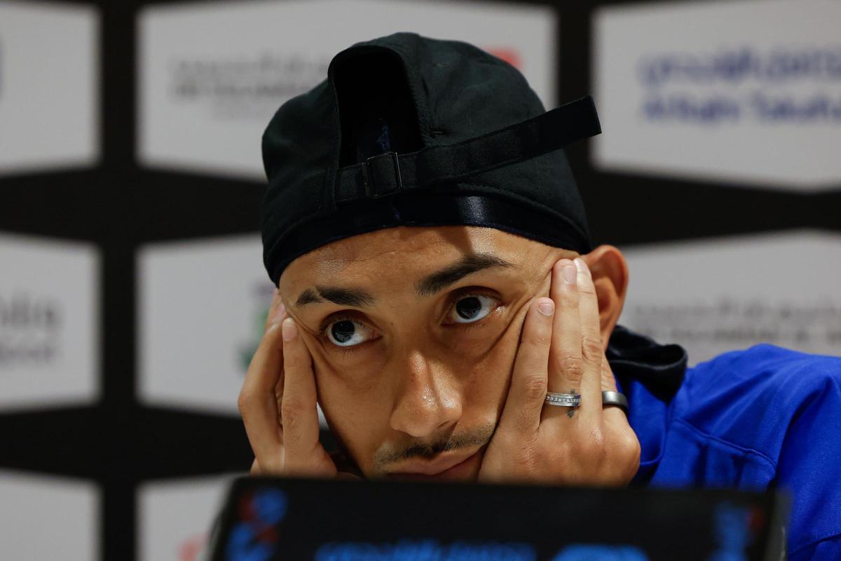 Raphinha durante la rueda de prensa antes de la semifinal de la Supercopa de España