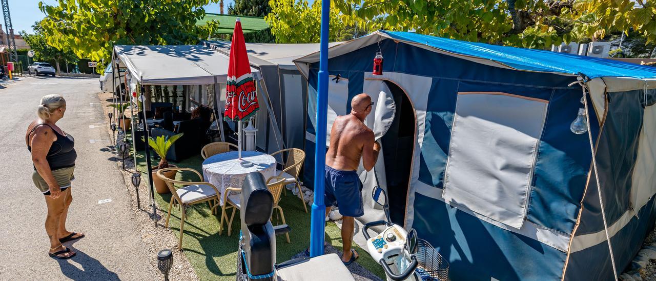 Un camping con turistas extranjeros en Benidorm, en una imagen de archivo.