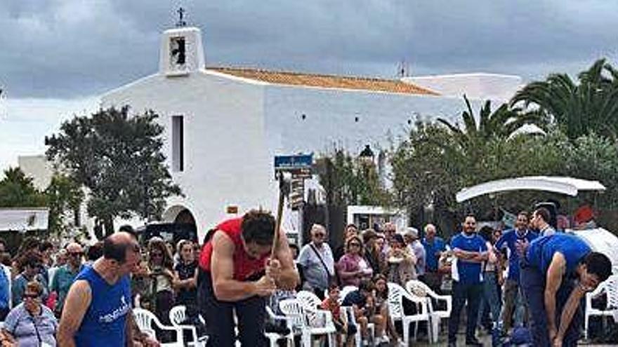 Es Cubells vira al norte con una muestra de deportes vascos