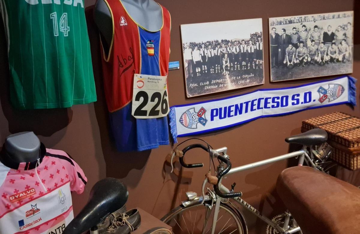 A la derecha, dos de las imágenes, expuestas en las salas del Melga.