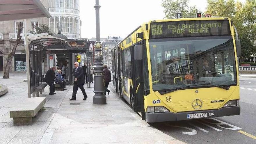 Xunta y concellos de la comarca analizan opciones para &quot;desbloquear&quot; el transporte metropolitano