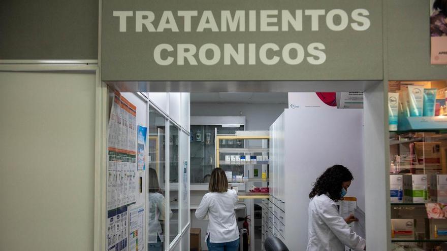 Galicia envejece entre pastillas: los pacientes polimedicados se disparan un 40% en un año y rozan ya el medio millón
