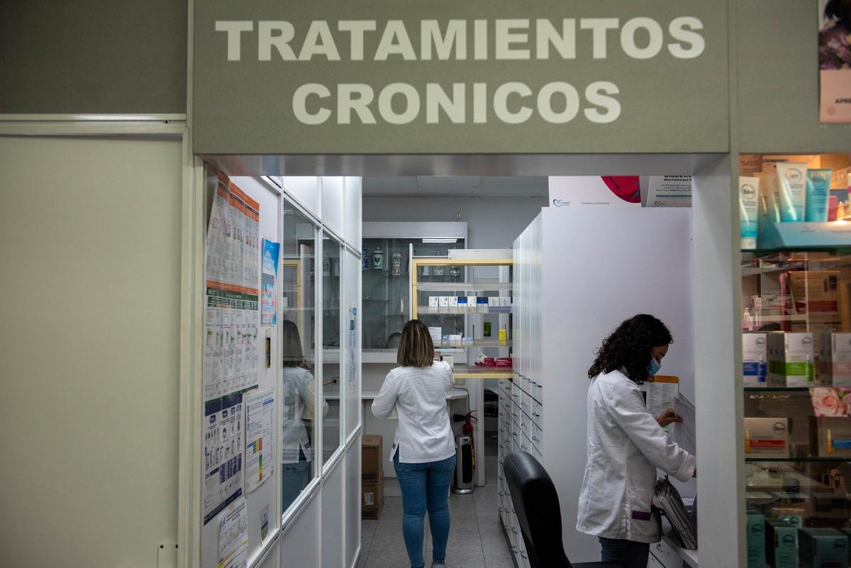 Área de una farmacia en la que preparan dosis personalizadas de medicamentos.
