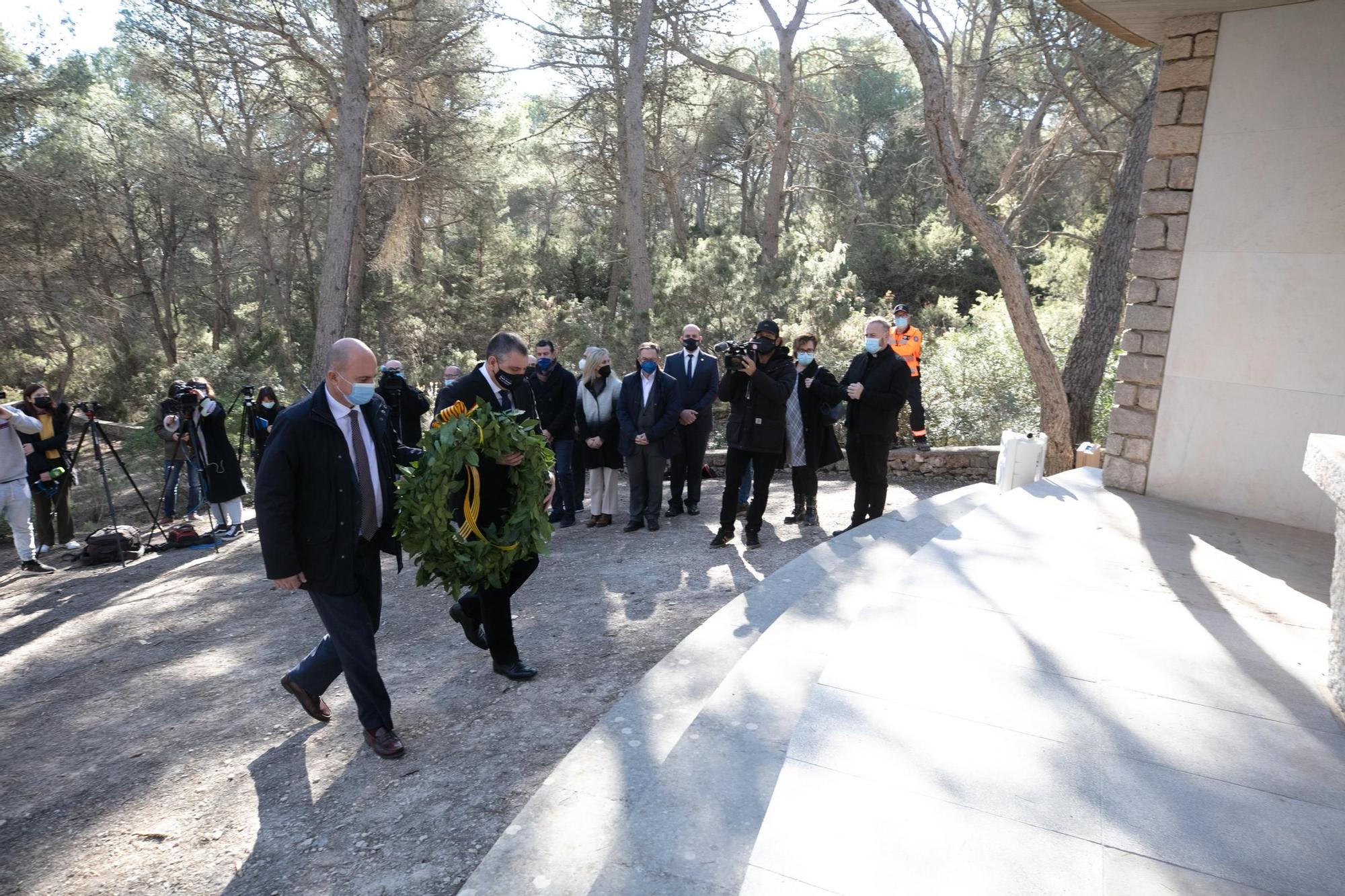 Homenaje a las víctimas del accidente aéreo de ses Roques Altes