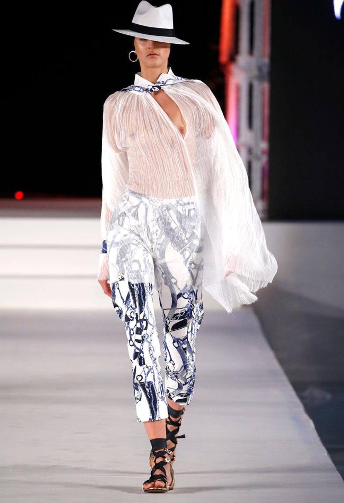 Mercedes Benz Fashion Weekend Ibiza: Alvarno, look navy